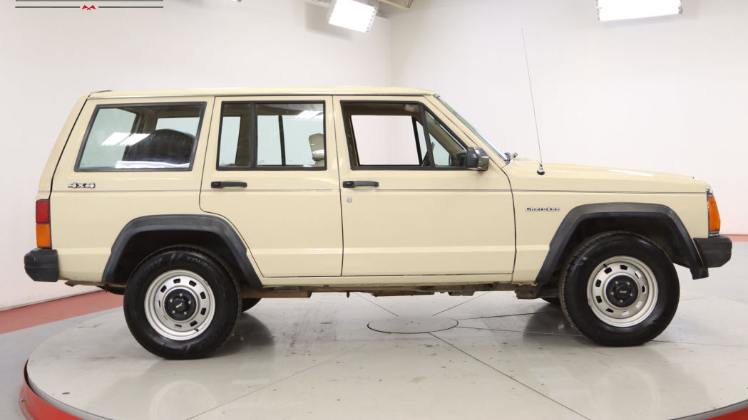 1985-jeep-cherokee-photo-2.jpg