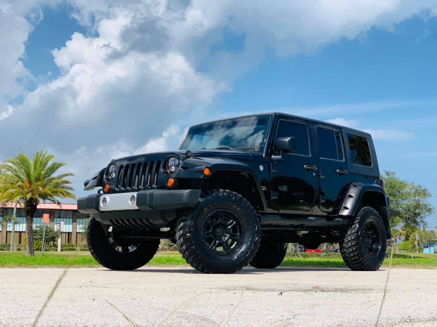 2008-jeep-wrangler-jk-unlimited-sahara-edition-black-photo-32.jpg