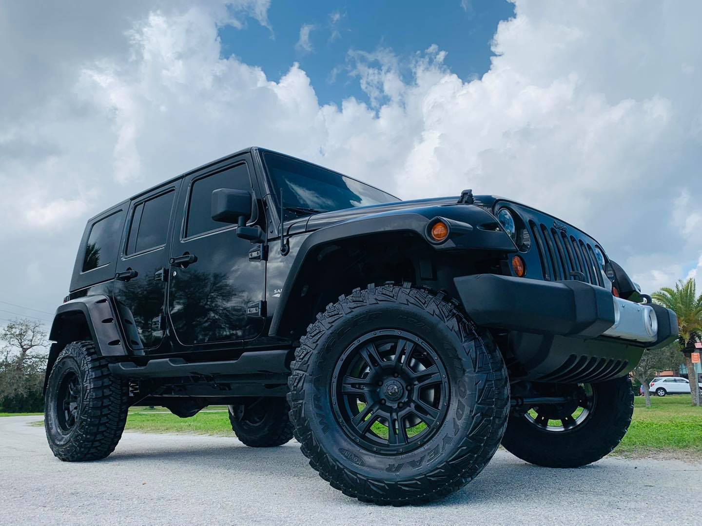 2008-jeep-wrangler-jk-unlimited-sahara-edition-black-photo-88.jpg