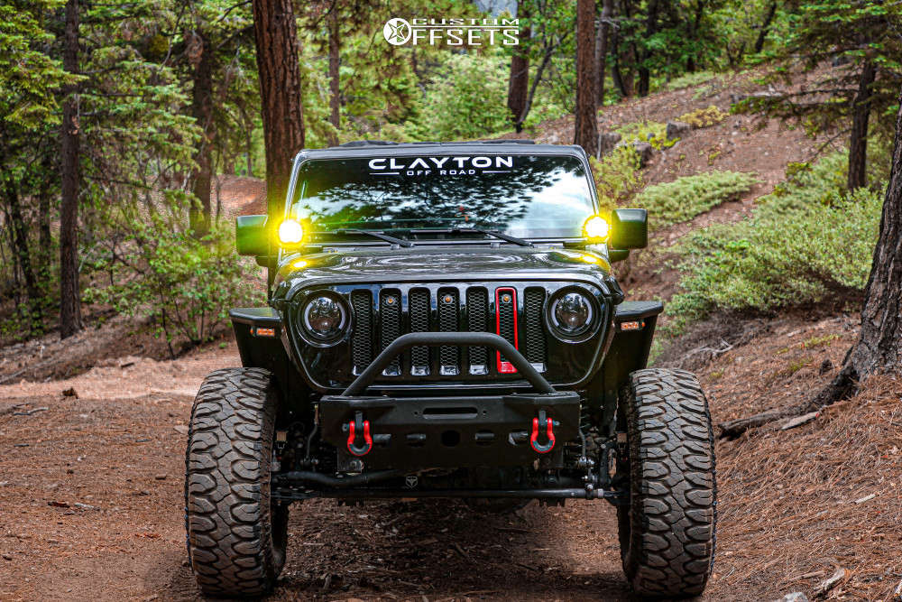 2020-gladiator-jeep-sport-s-custom-suspension-lift-25in-pro-comp-series-31-machined.jpg