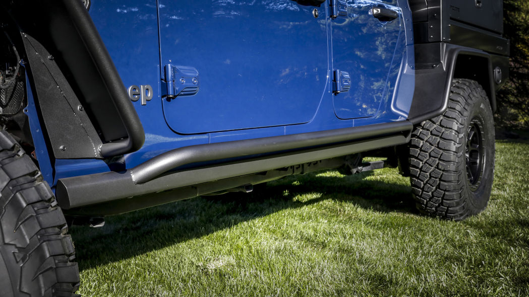 jeep-gladiator-top-dog-concept-photo-25.jpg